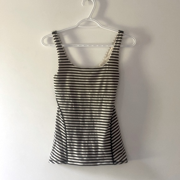 Lululemon Tank, Size 4 - Picture 1 of 4